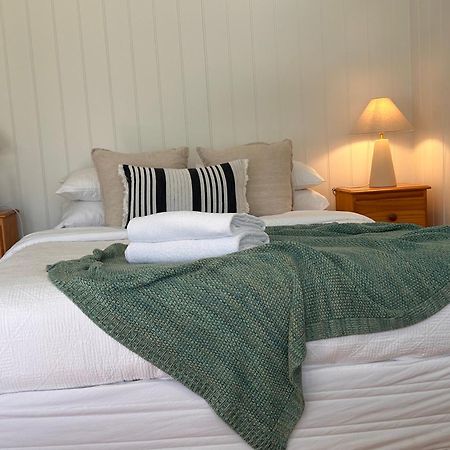 Nest - Charming, Comfortable Coastal Villa Порт Феъри Екстериор снимка
